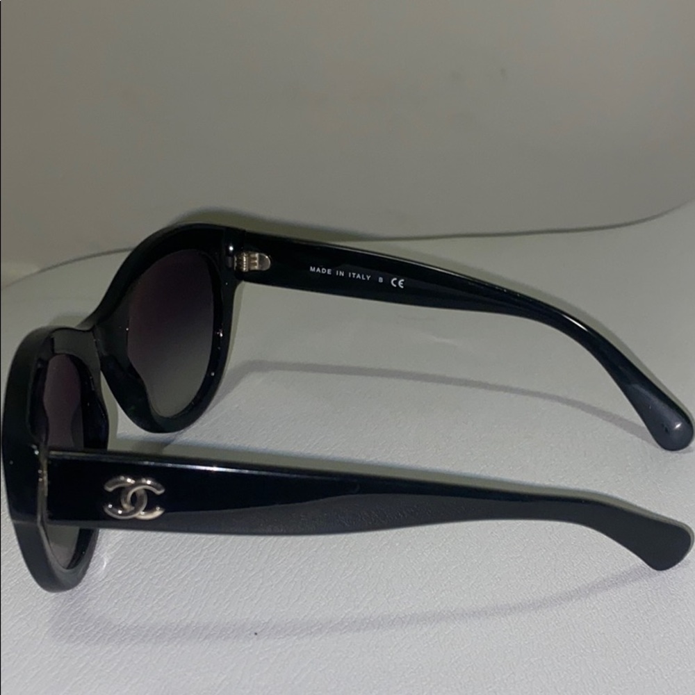 CHANEL Black Sunglasses l remove the original glass and add a prescription glass